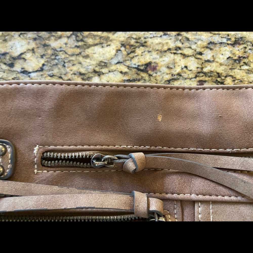 Tan Purse - Picture 2 of 9